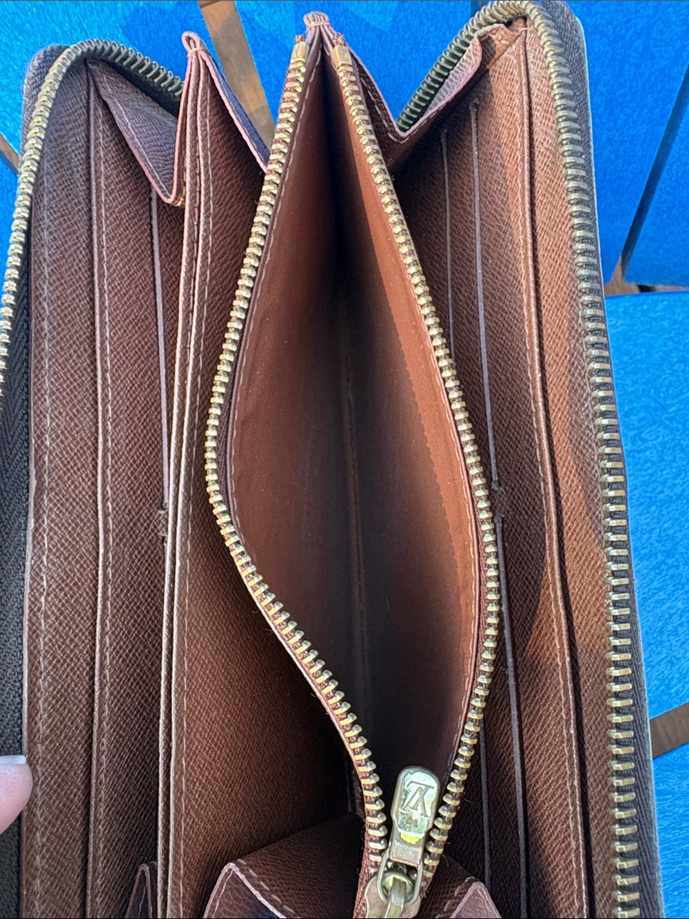 LV Monogram Zippy wallet - Picture 9 of 11
